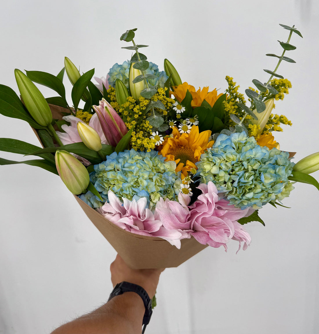 How to Keep Fresh Cut Flowers Alive Longer: 10 Tips From a Flower Grower